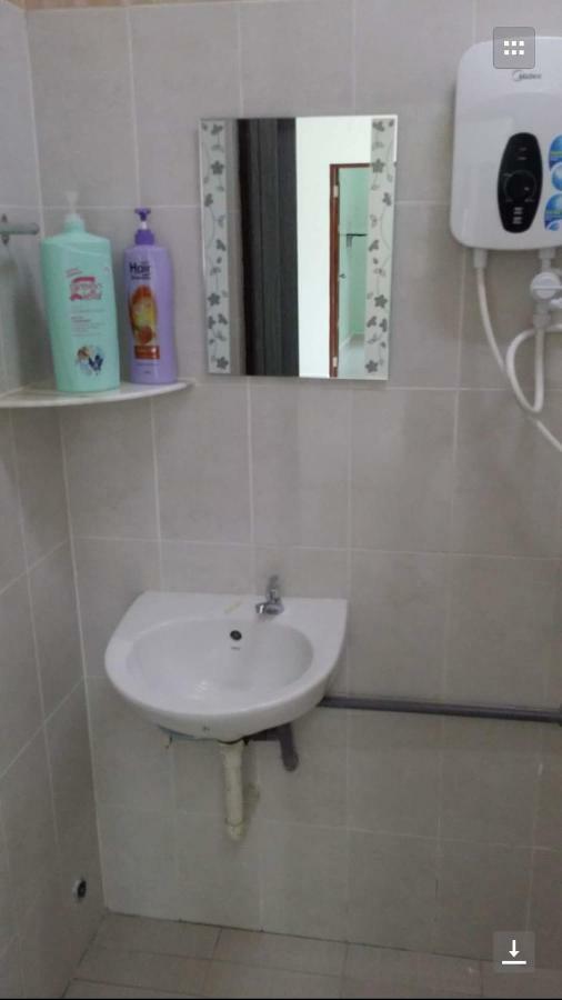 Coral Homestay Pekan Pangkor Exterior foto